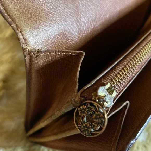 Louis Vuitton Sarah Monogram Long Wallet - Picture 9 of 9